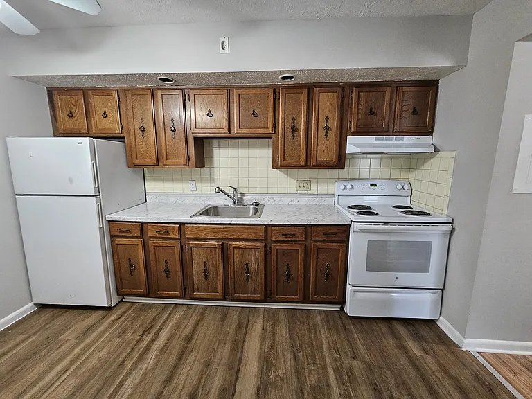 104 Lexington Ave #2B — Photo 1