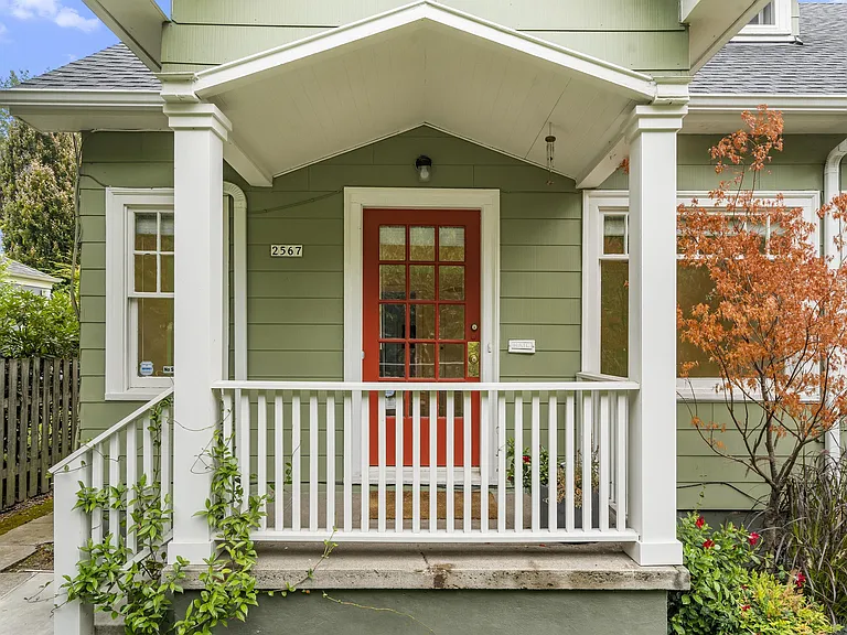 2567 NW Raleigh St — Photo 36