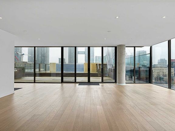 2nd image of 500 Wellington St W Penthouse 1001