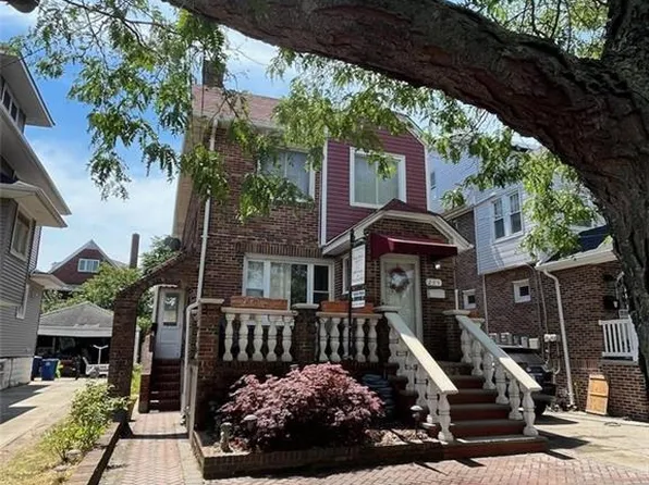 239 Beach 134 St #134, Rockaway Park, NY 11694