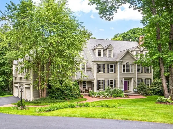 12 Bridle Path, Walpole, MA 02081