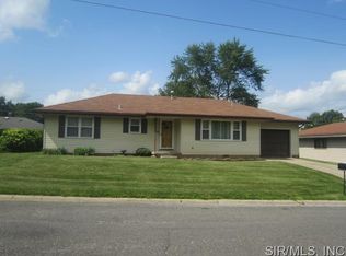 1235 Shelley Dr, Vandalia, IL 62471
