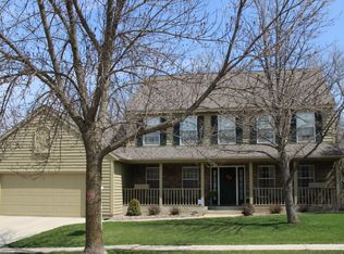 2402 Wilshire Ln NE, Rochester, MN 55906