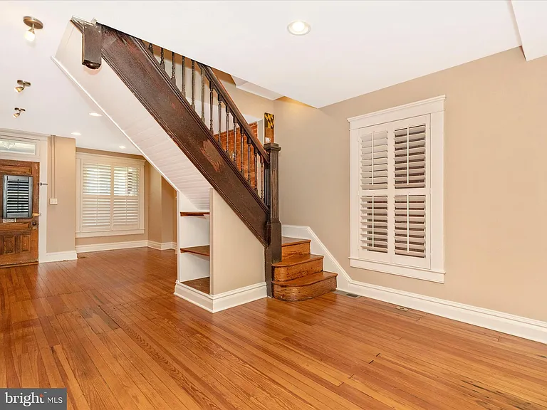 232 Dill Ave — Photo 33