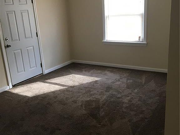 4th image of 3884 Lee Heights Blvd