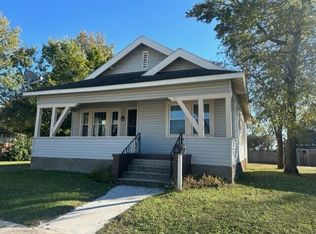 311 E Main St, Carterville, MO 64835