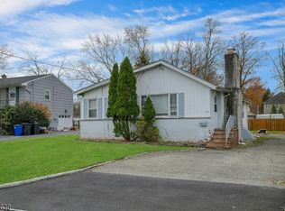 38 Klinger Rd, East Hanover, NJ 07936