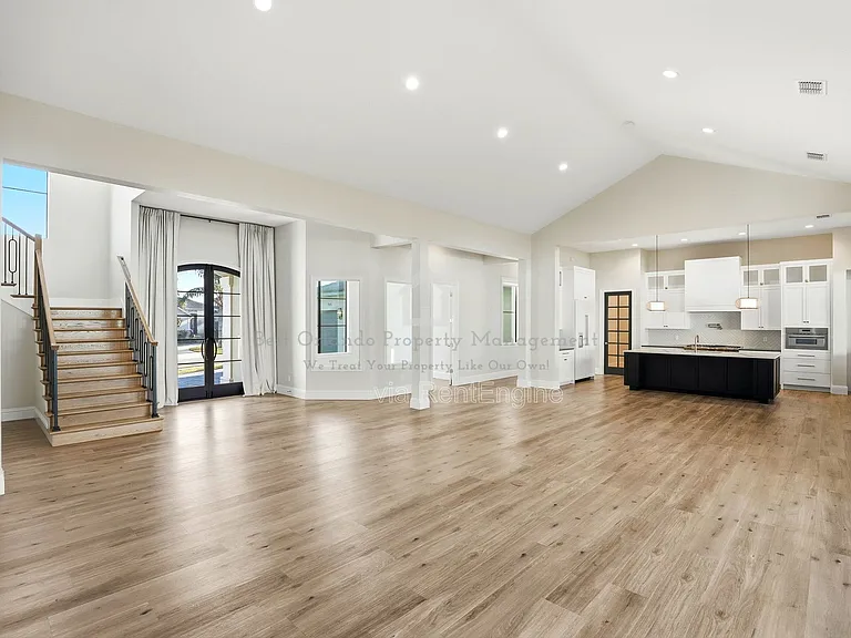 705 Largovista Dr — Photo 11