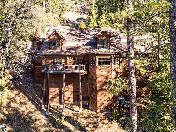 5th image of 20156 Pine Mountain Dr Unit 4