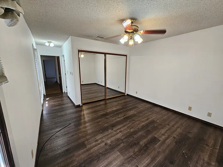 504 E Dalton Ave — Photo 11