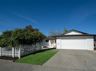 1301 San Rafael Dr, Petaluma, CA 94954