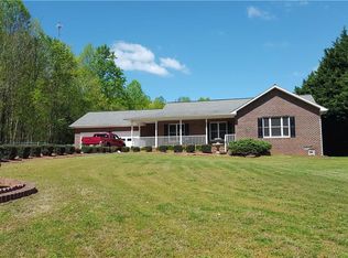 1099 Crestview Church Rd, Asheboro, NC 27205