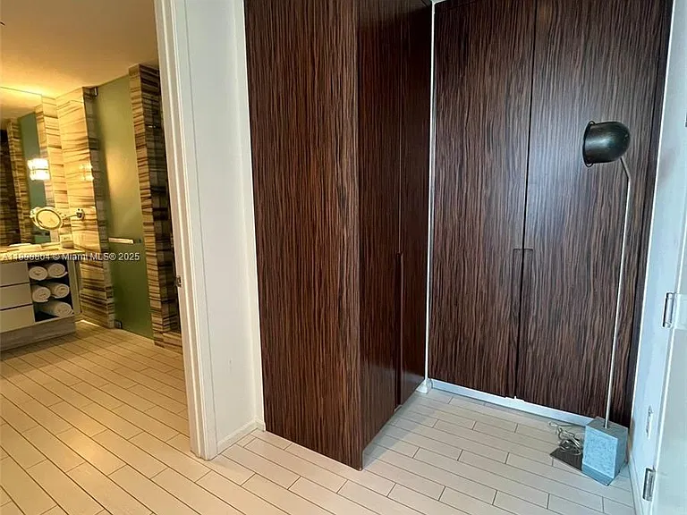 2201 Collins Ave #626 — Photo 6