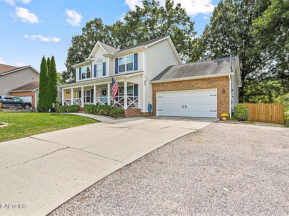 3rd image of 5826 Barbados Ln