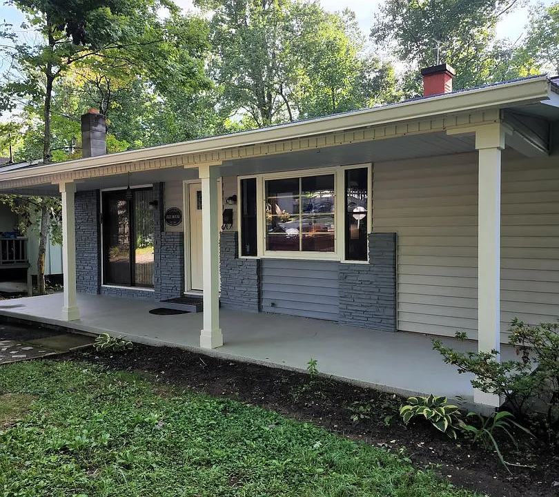 106 Louisa St