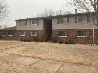 355 Woodridge Cir UNIT B, South Elgin, IL 60177