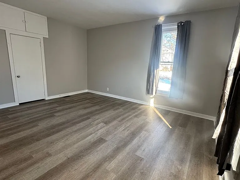 122 W Wiley Ave — Photo 5