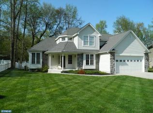 435 E Spruce Ct, Woodbury Heights, NJ