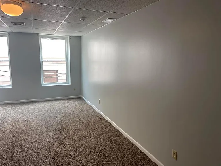 1609 Broadway Ave #B — Photo 8