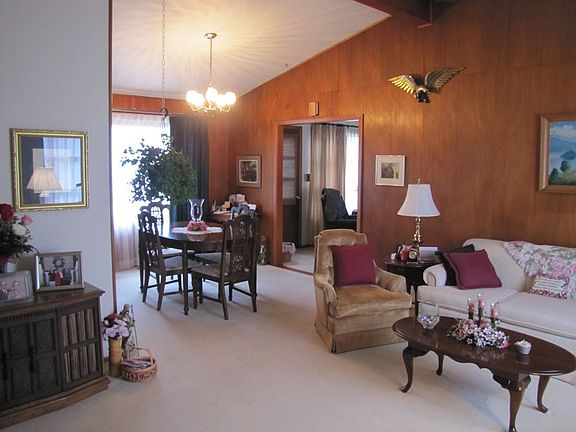 4th image of 1452 Stanford Dr
