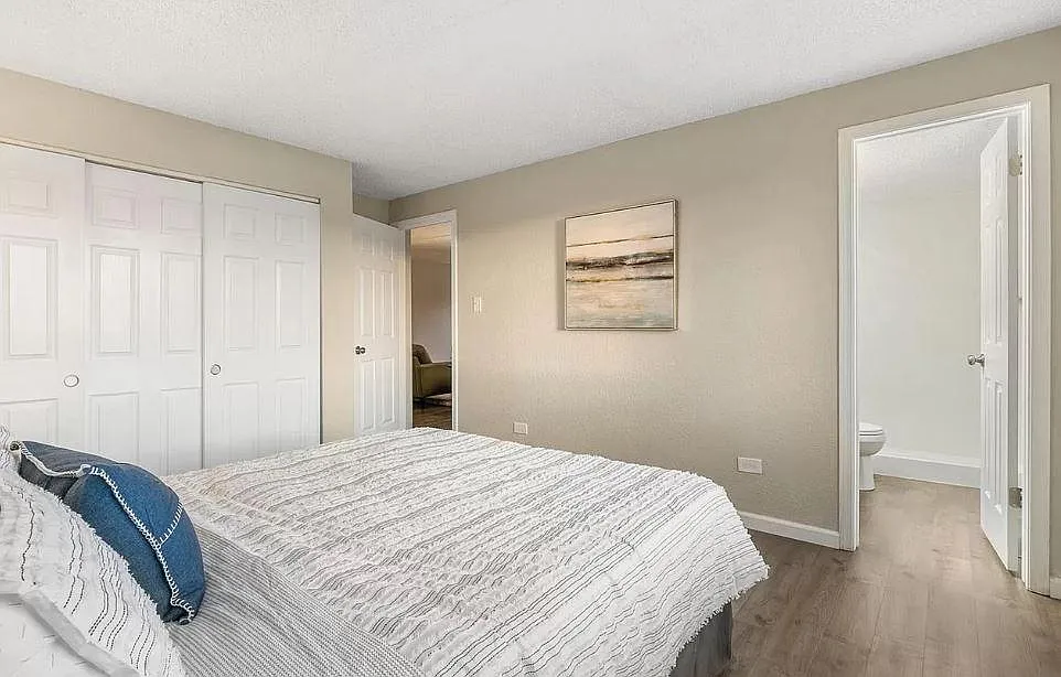 Building Photo - 3047 W 47th Ave #301