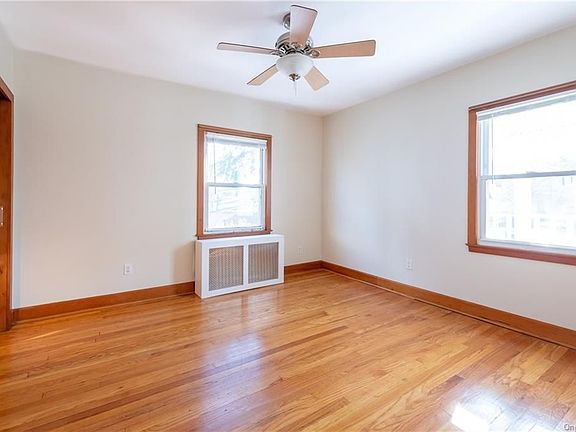 5th image of 17 English Ln Floor 2