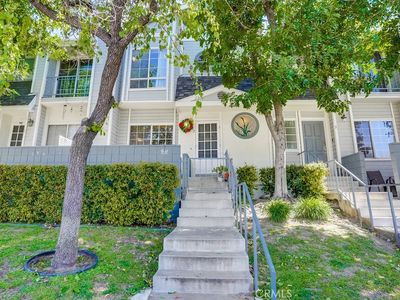 7420 Corbin Ave UNIT 2, Reseda, CA, 91335