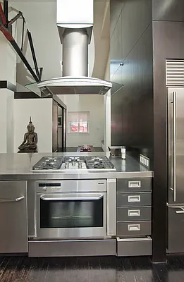 Sold by Azulay Group | media 2