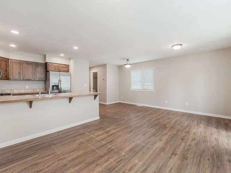 2844 N Carriage Ct — Photo 7