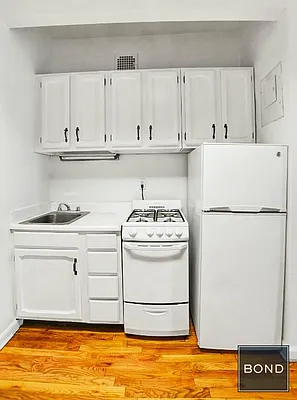 Rented by Bond New York | media 8