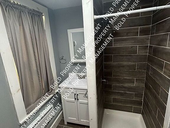 5th image of 919 Buttonwood St #2F