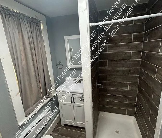 919 Buttonwood St #2F — Photo 5