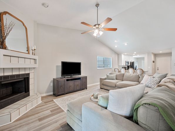 3568 Raintree Ln