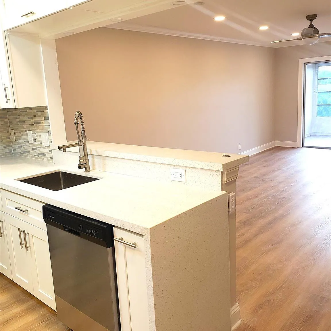 2 bed, 2.0 bath, 920 sqft, $1,550 — Photo 1