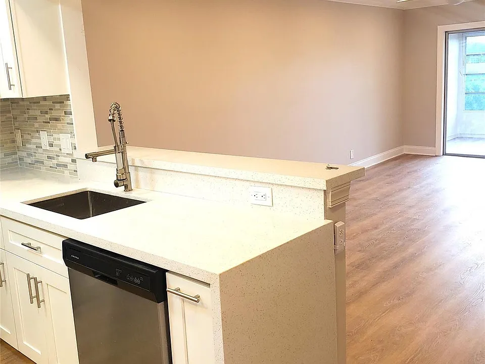 7897 Golf Circle Dr #303