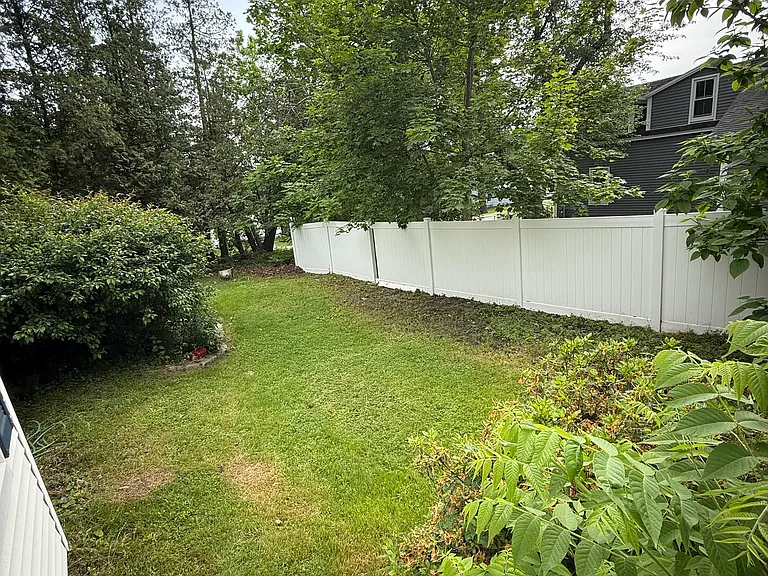 30 Oak St — Photo 32