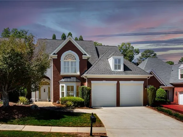 2100 Glenhurst Dr, Snellville, GA 30078