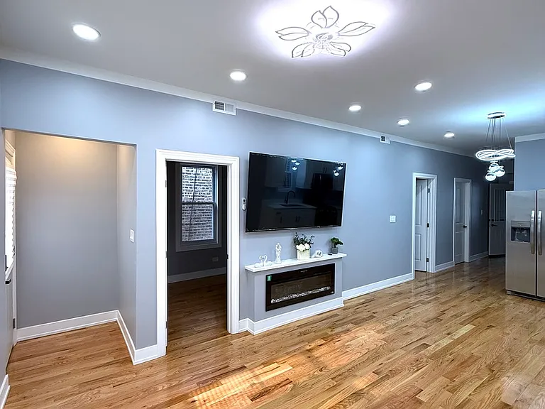 2233 S Spaulding Ave #2 — Photo 2
