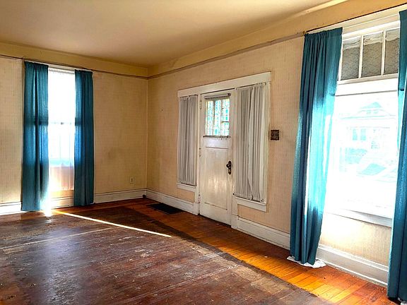 3rd image of 314 Deverill St