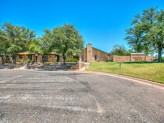 3rd image of 3602 Parkwood Dr