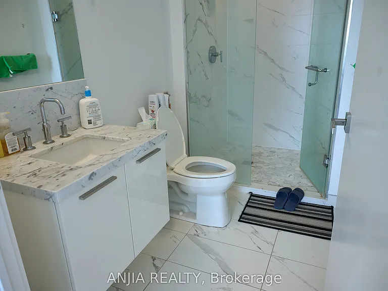 3 Gloucester St #1909 — Photo 10