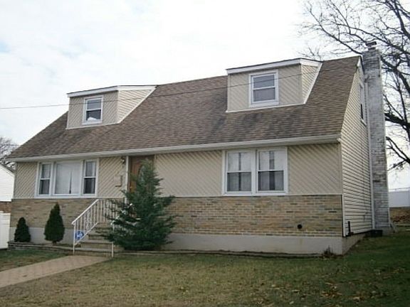 2nd image of 125 Arthur Ave