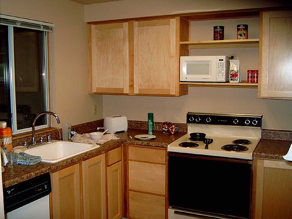 Newly Refaced Cabinets and flooring finished Sept. 5th 2007!
