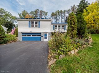 311 Downing Dr, Chardon, OH 44024