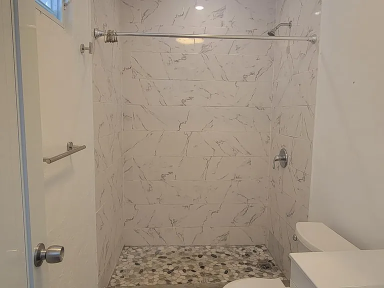 405 Hacienda La Salle #5 — Photo 11