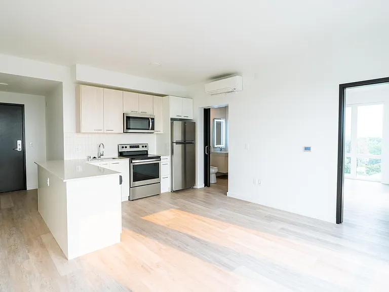 19J Midtown — Photo 29