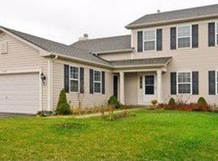 1490 Sutton Cir, Wauconda, IL 60084
