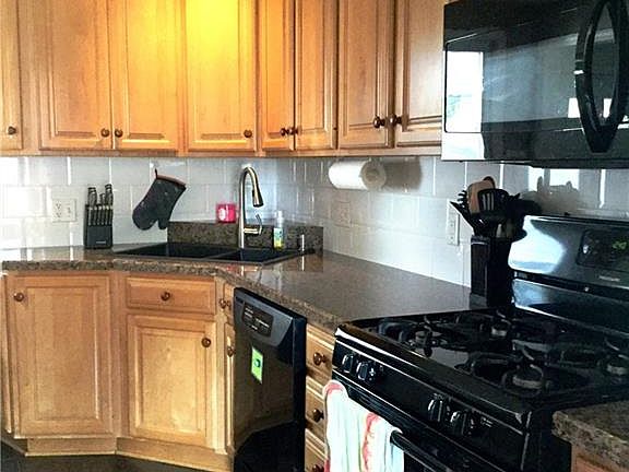 3rd image of 232 Southwood Dr
