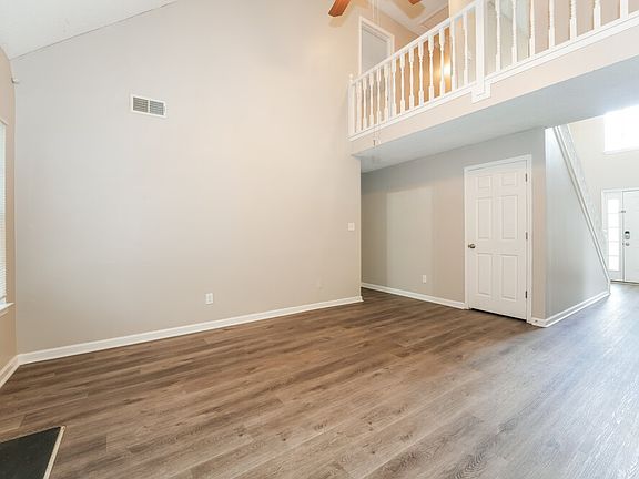 5th image of 871 Louisa Ln