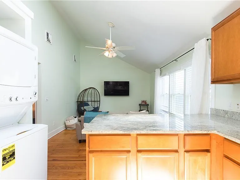393 Aquidneck Ave — Photo 3
